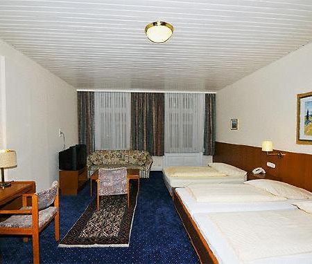 Hotel Bei Der Esplanade Гамбург Экстерьер фото